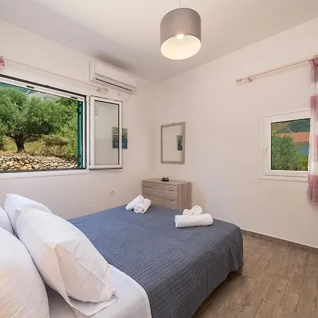 Souzana Sea & Serenity Лурдата